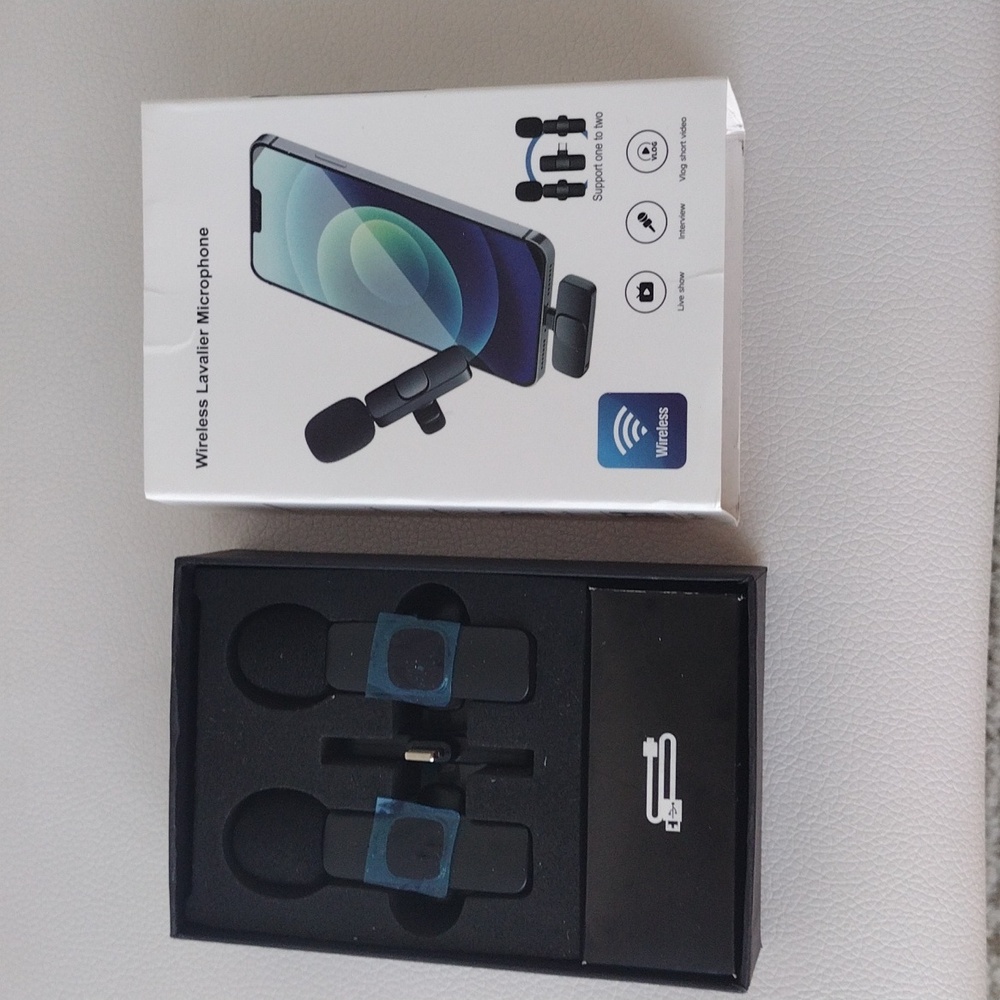 Wireless Microphone - Picture 6 of 11